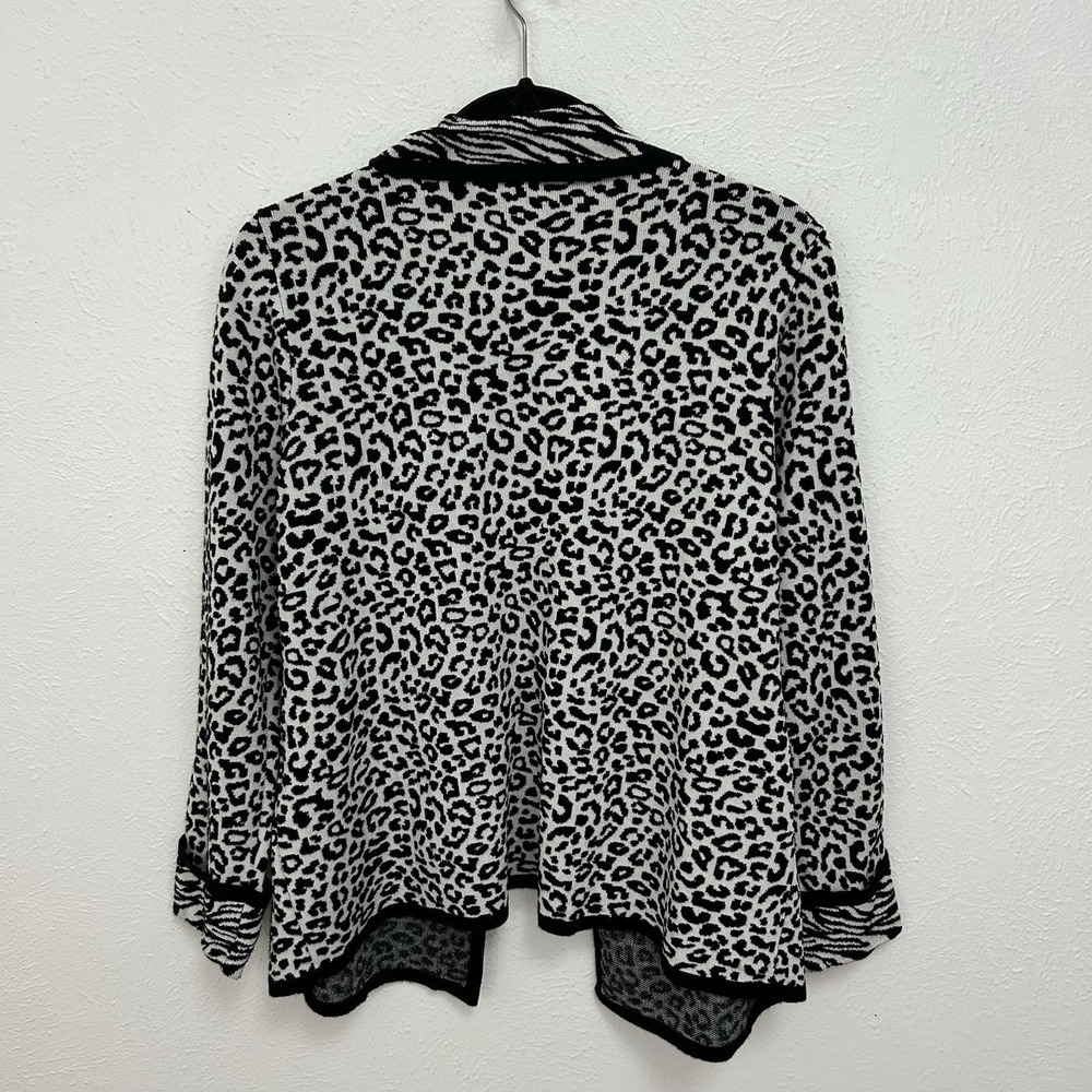 Chico's Black White Open Front Cheetah Print Sweater Blazer Cardigan Size 3 (XL) - Picture 9 of 11